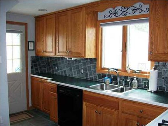 3rd image of 294 Fairfield Ave