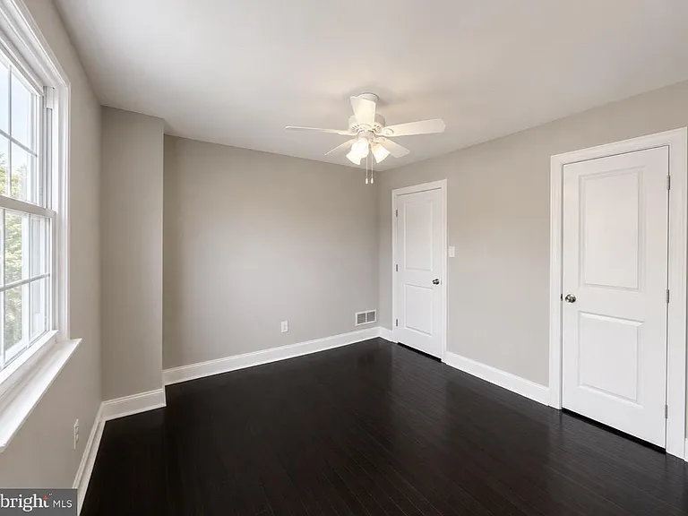 256 W Beidler Rd — Photo 22