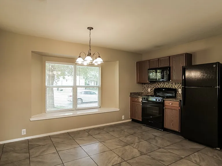 3231 Dartmouth Field Ln — Photo 8
