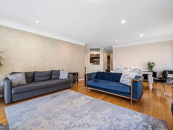 4th image of 3334 Peachtree Rd NE APT 112