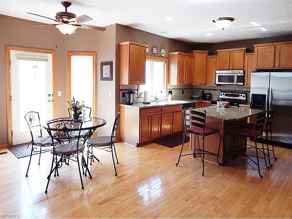 4th image of 1168 Willow Bend Dr