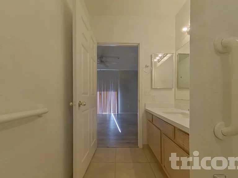 4925 E Desert Cove Ave #127 — Photo 8