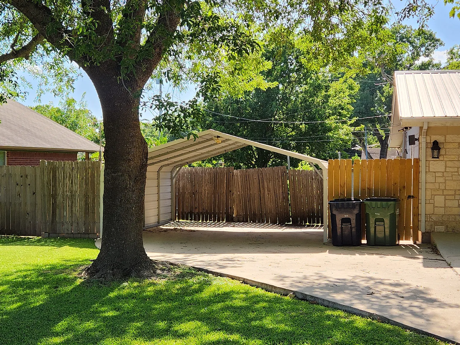 3 bed, 1180 sqft, $2,000 — Photo 3