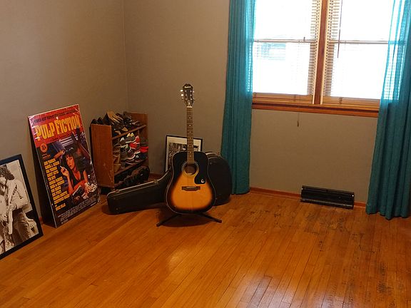 4th image of 6 Carolyn St