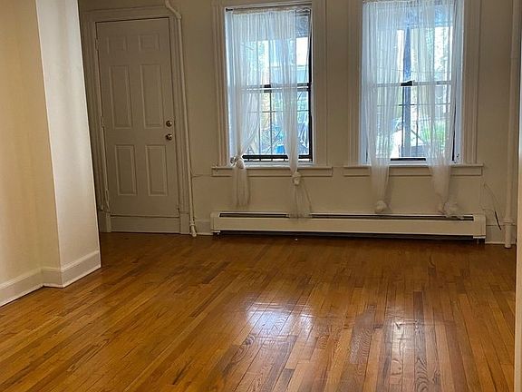 5th image of 636 10th St #1