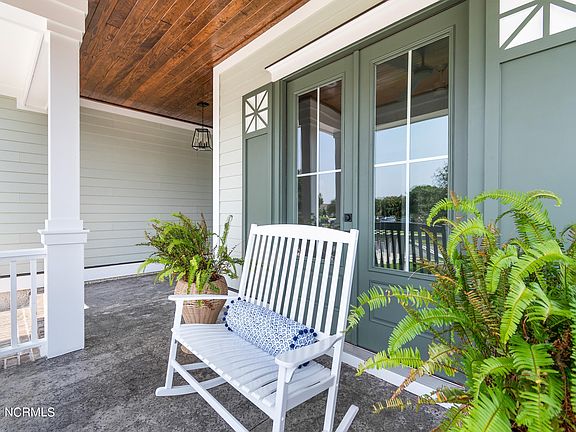 3rd image of 3840 Reserve Club Drive