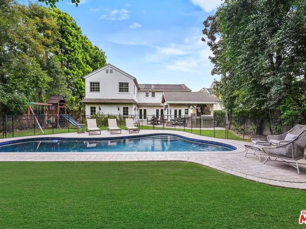 15434 Sutton St, Sherman Oaks, CA 91403