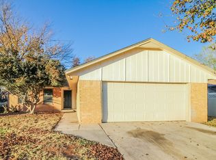10321 Koch Dr, Midwest City, OK 73130