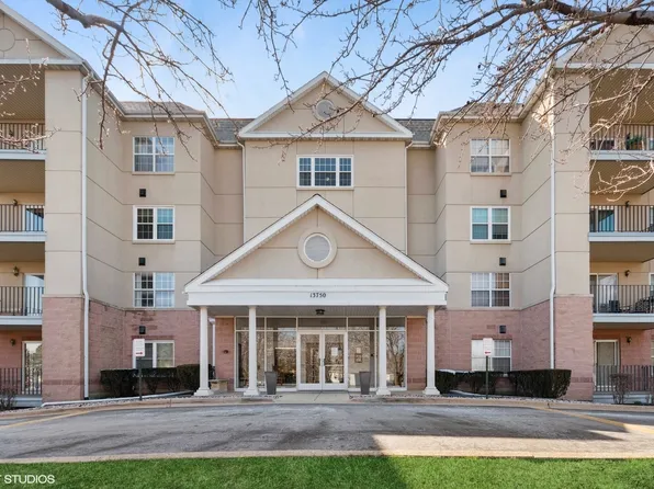 13750 Bristlecone Dr APT 104, Plainfield, IL 60544