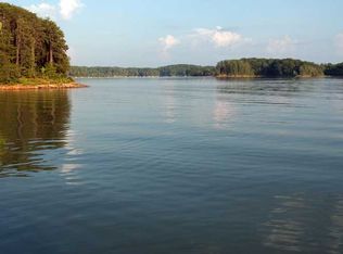 926 S Hogan Dr, Westminster, SC 29693