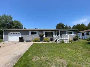 420 Center St, Manistique, MI 49854