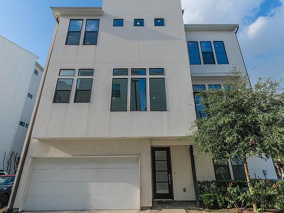 Welcome to 2207 Colorado. Great single family home within a private gated community.