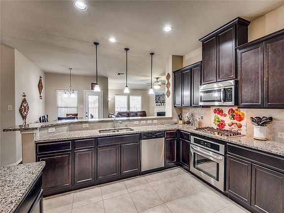 4th image of 10308 Bennet Dr