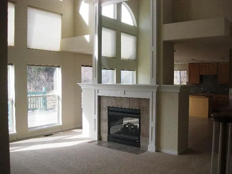 2075 Rockhurst Blvd — Photo 3