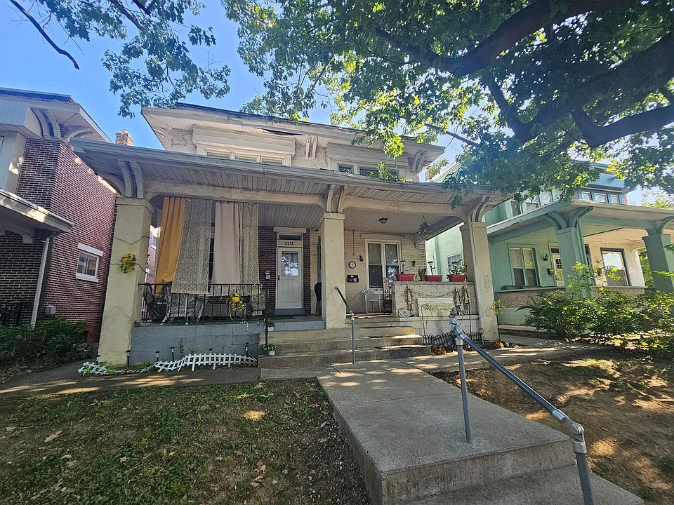 2534 Derry St