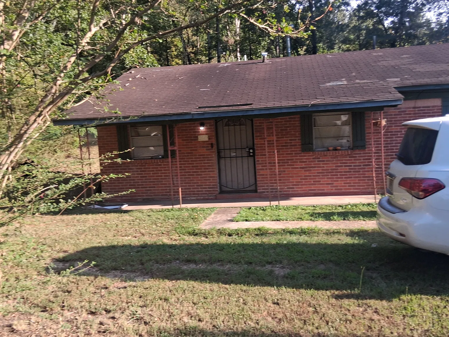 3 bed, 1045 sqft, $1,050 — Photo 1