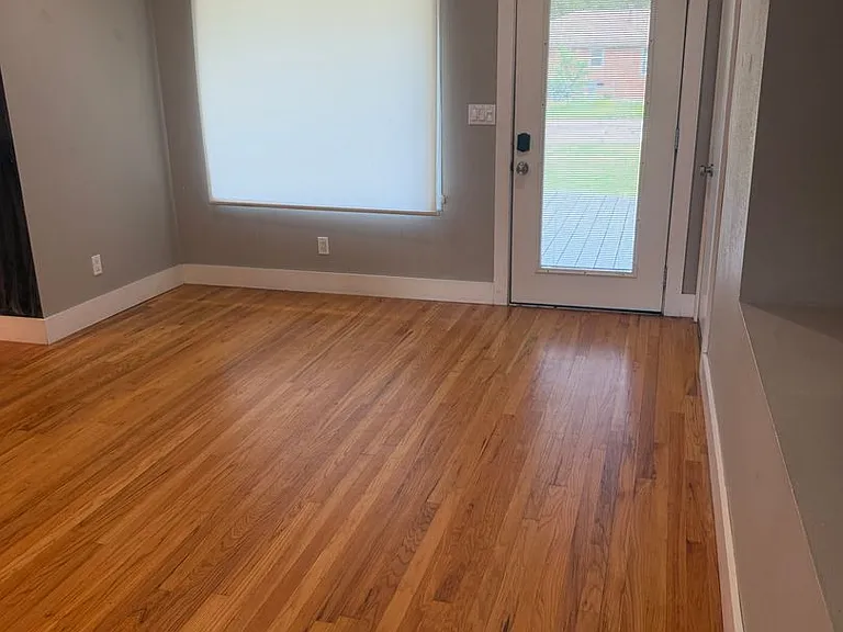 1215 Westlawn Dr — Photo 12