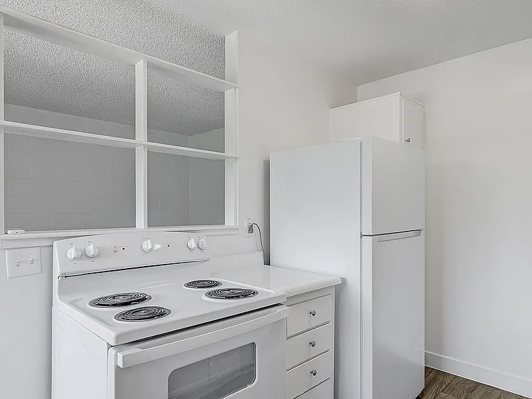 4805_Heidi St_unit 10-11