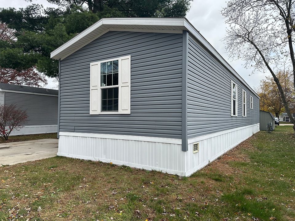 2nd image of 802 Courtland Ln #81