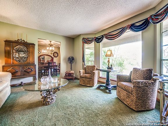 4th image of 119 Shavano Dr