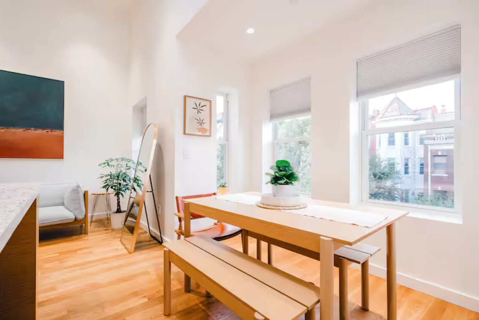 2 bed, 1100 sqft, $5,520 — Photo 4