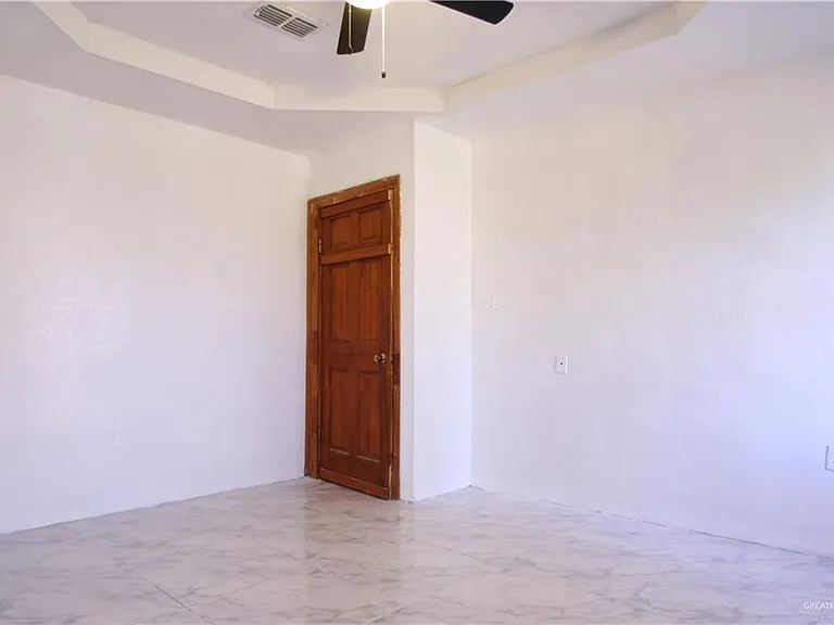 927 E Salazar St — Photo 10