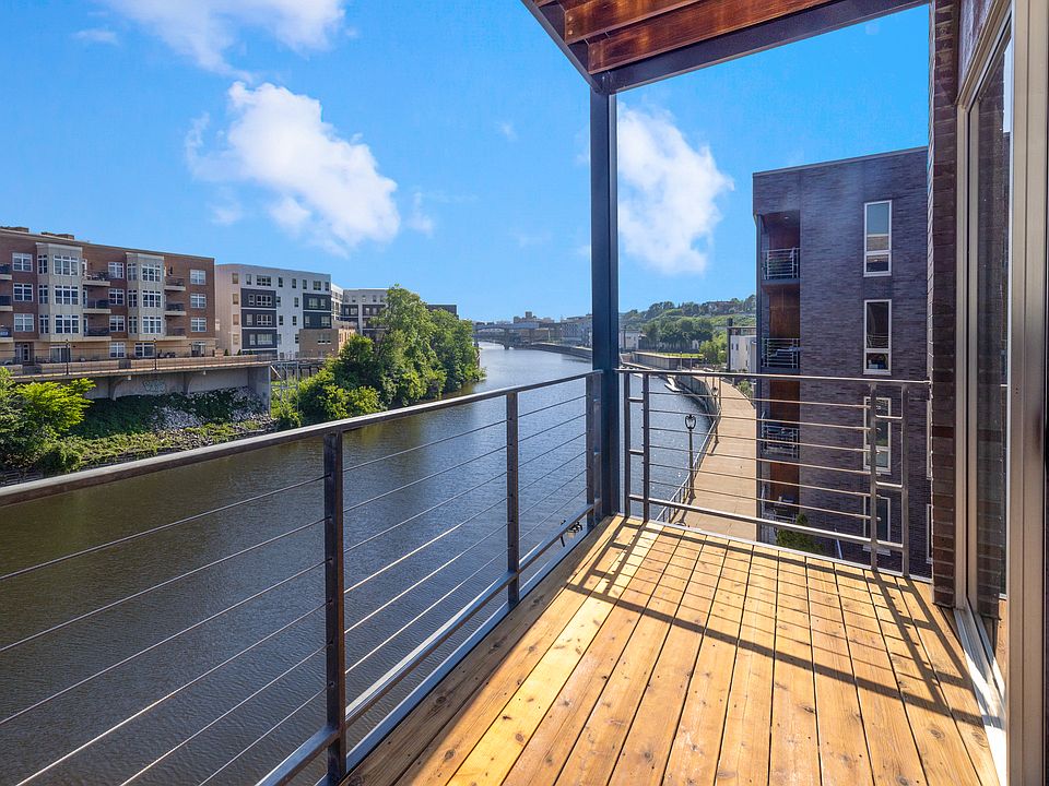 Breathtaking City & River Views!