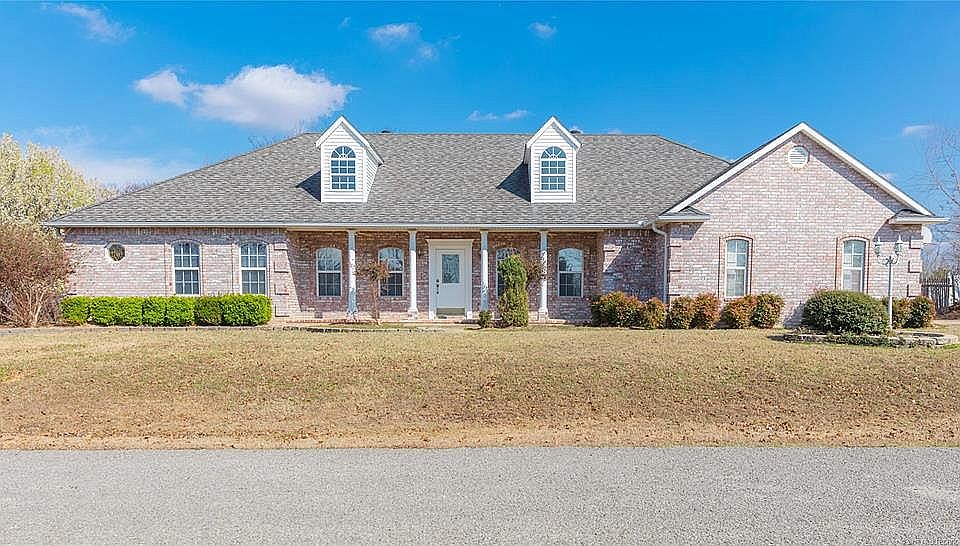 1st image of 36 Jamestown Cir