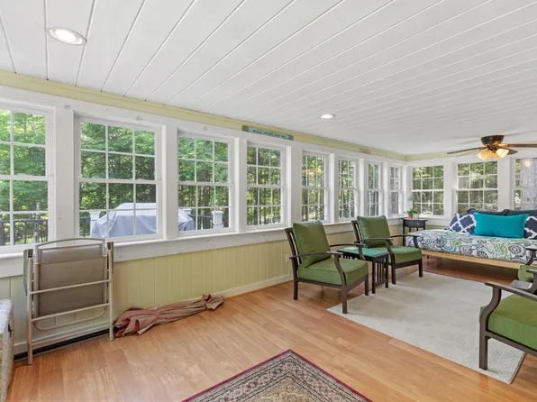 39 N NorthBeach Road, Frye Island, ME 04071