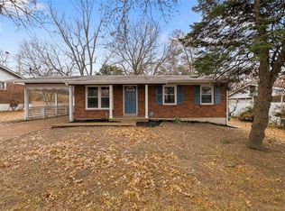 10424 Quaker Dr, Saint Louis, MO 63136