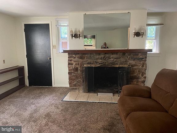 5th image of 7609 Old Field Rd