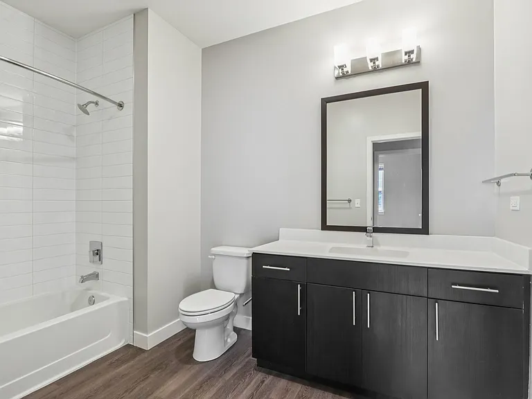 Woodview Apartments — Photo 13