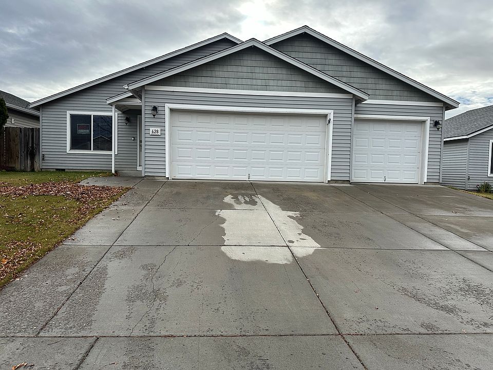 1st image of 628 NE Robin Pl