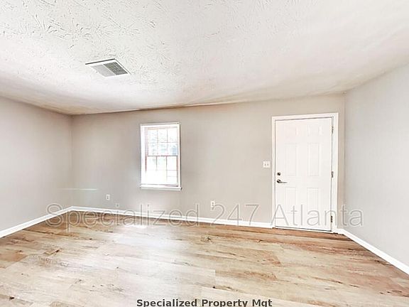 4th image of 36 Fairview Ave Unit B