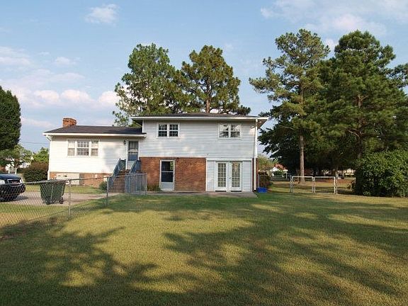 2nd image of 110 S Clarendon Dr