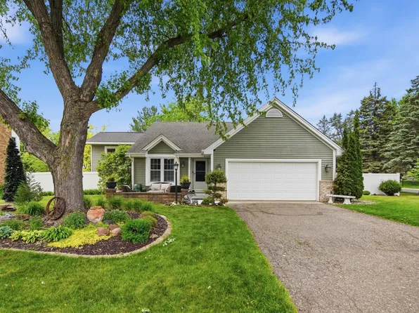 15100 Lac Lavon Dr, Burnsville, MN 55306