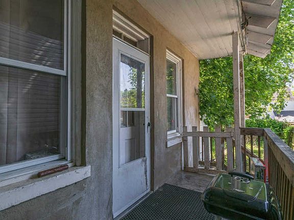 3rd image of 530 Saint Joseph St