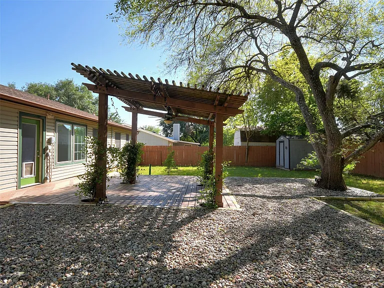 12812 Esplanade St — Photo 29