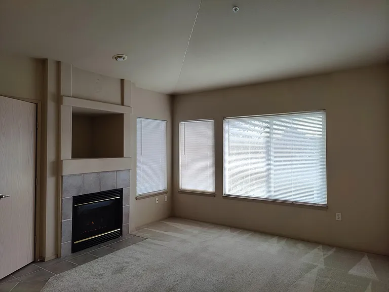 11130 SE 208th St #F202 — Photo 12