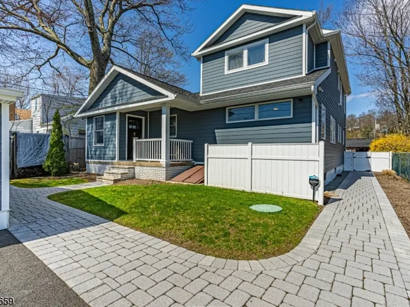 8 S Beach Rd, Jefferson Twp., NJ 07849