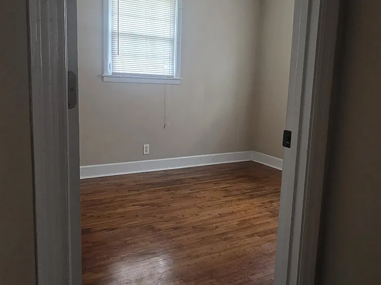 229 Maplewood Trce #4 — Photo 12