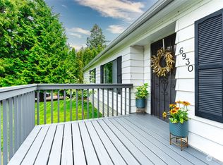 6930 Petticote Ln, Blaine, WA 98230