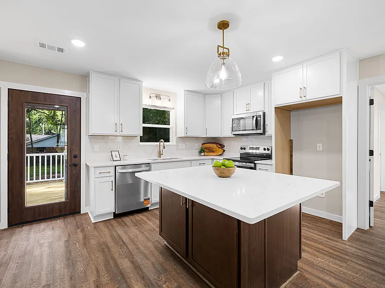 506 W Woodruff Ave — Photo 6