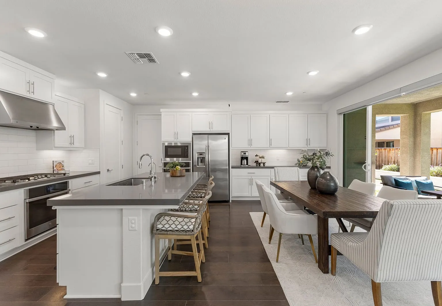 5 bed, 3164 sqft, $6,100 — Photo 4
