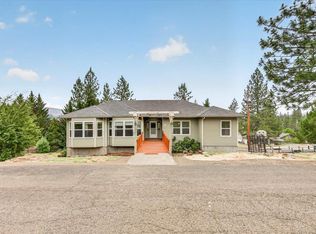 394 Pinetop Ter, Shady Cove, OR 97539