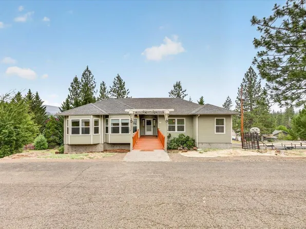 394 Pinetop Ter, Shady Cove, OR 97539