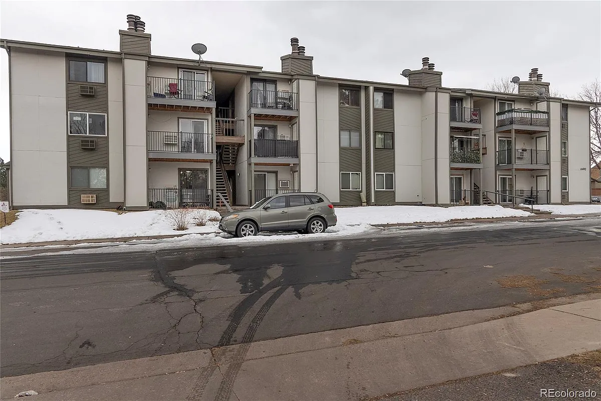 Building Photo - 2280 S Oswego Way #305