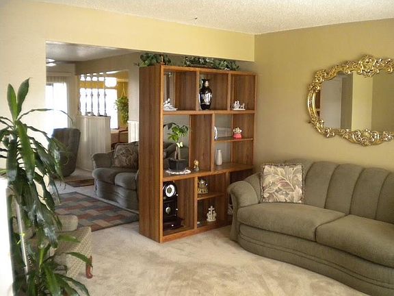 3rd image of 10467 Davwood Ln