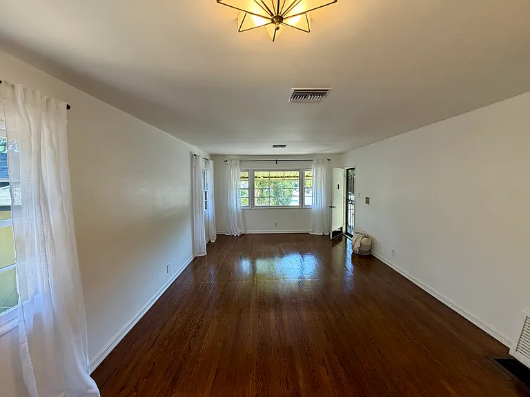 Laverna Ave — Photo 15