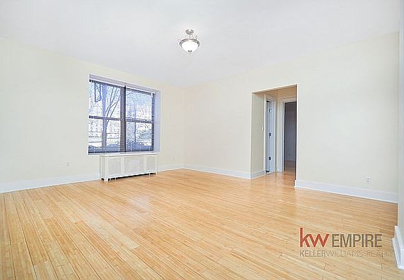 5th image of 31 Ocean Pkwy APT 1G